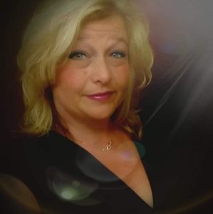 Meet your Posher, Pennie